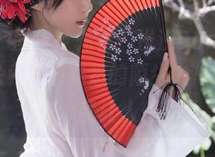 秀人网 – 图包抢先看：浅浅Danny在夏日里的各种“最熟悉的陌生人”姿势，一不小心就让人想多了
