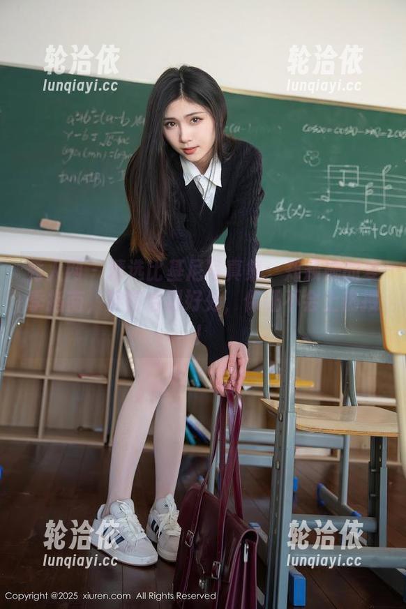秀人网 - 精选比基尼写真集：郑颖姗的夏季指南，穿得恰到好处，保证不会上热搜！