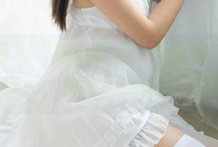 稚乖画册 – “夜夜教室”作品集：课本翻了多少页，都道不尽的交错情愫。