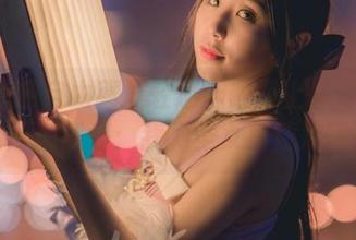 当最新的自由鸢尾轻巡洋舰遇上穆零Mu0，原图就是：我为圣女贞德欢呼！