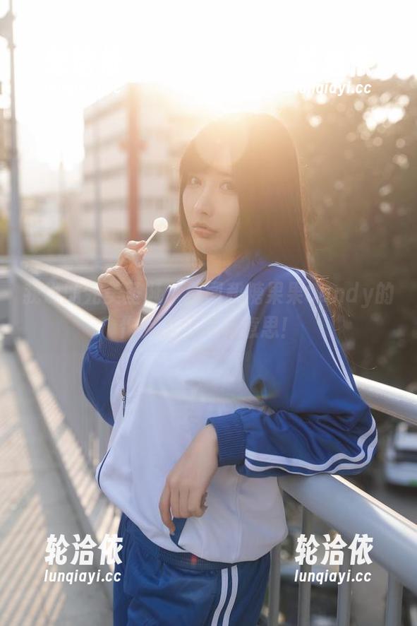 我说的完美圣诞，原图和糖果果Candy的作品里可真有意思！