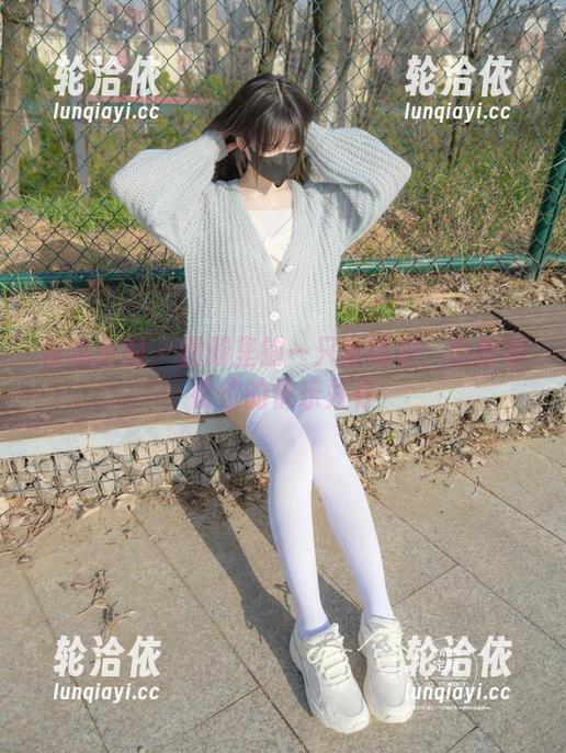 紧急企划 - 图册里的一只喵喵梓：自拍和错位的快乐并存