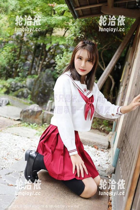 美媛馆 - 短裤不只是衣服：AngelaLee李玲的原图带着一点小调皮