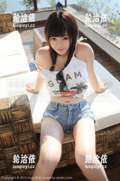 美媛馆 - 唐琪儿Beauty的定制白裙，随便翻翻那图片，不知道你能发现啥新鲜？