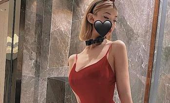 微密圈 – 哎呀，脸红Dearie的女友又被我‘无意’放进高清图包啦！