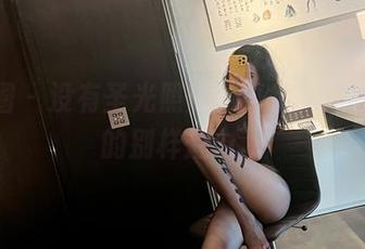 微密圈 – 没有圣光照耀的葛征，运动白袜的别样魅力。