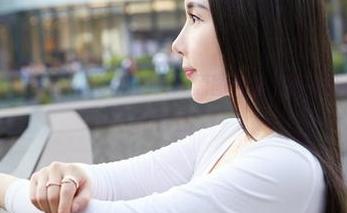 蜜桃社 – 收藏萌美Moemi的女友原图合集，随时翻出一波温柔的向往。