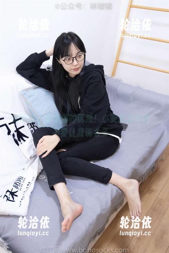 袜啵啵 - 水手服的诱惑！小安最新套图，不要让我说太多。