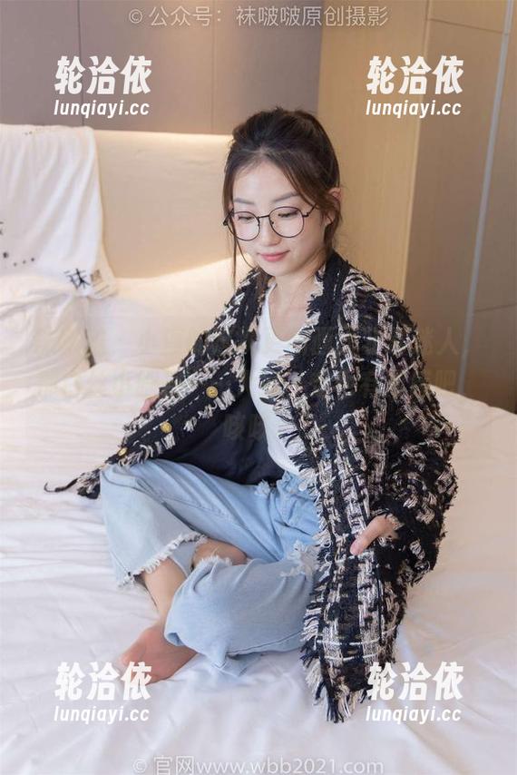 袜啵啵 - 小淳的这次更新画面非常迷人，那白丝小腿袜……大家一定也有同感吧，咳咳。