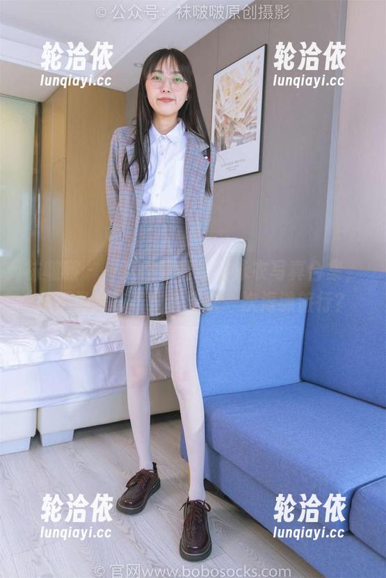 袜啵啵 - 一次性欣赏瑶瑶泳衣写真合集，是不是意味着我也要来一次海滩旅行？