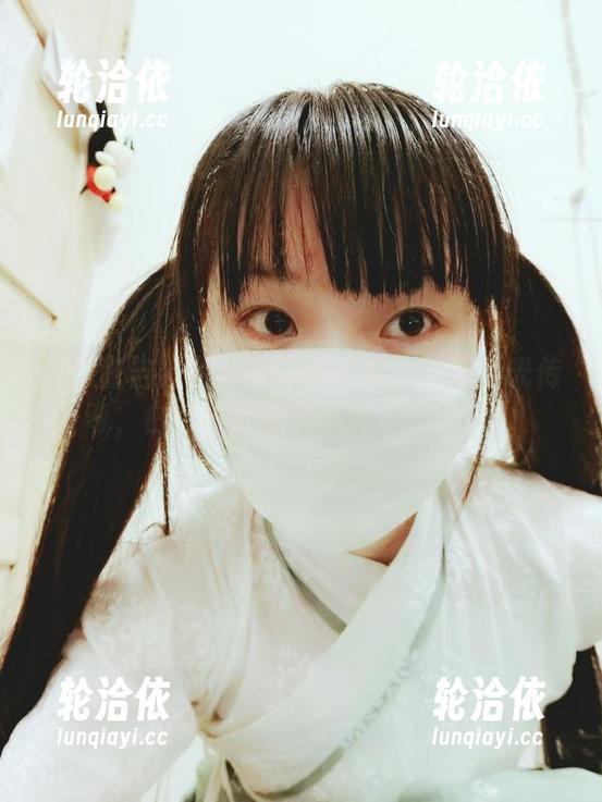 图包警告：西尔酱的超薄背心与无圣光传奇，白色吊带袜下藏着几分顽皮。