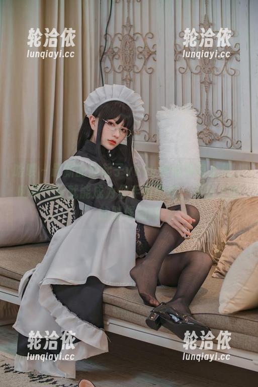 哈喽～最新的起起子vvvv妹妹写真上线，随便一张就能成为你手机壁纸，不怕上班的时候偷瞄