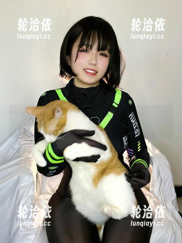 阿半今天很开心的爱宕私房原图：细节之处都透着点儿猫腻