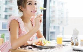 青豆客 – 原图过度多人模仿的婕西儿和服合集，不懂就问，这难度我能撑吗？