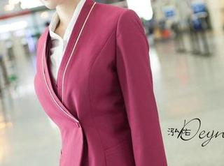 青豆客 – 看谭晓彤的网袜套图，思考人生的意义…就是这么空灵！